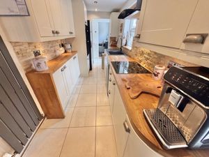 Kitchen- click for photo gallery